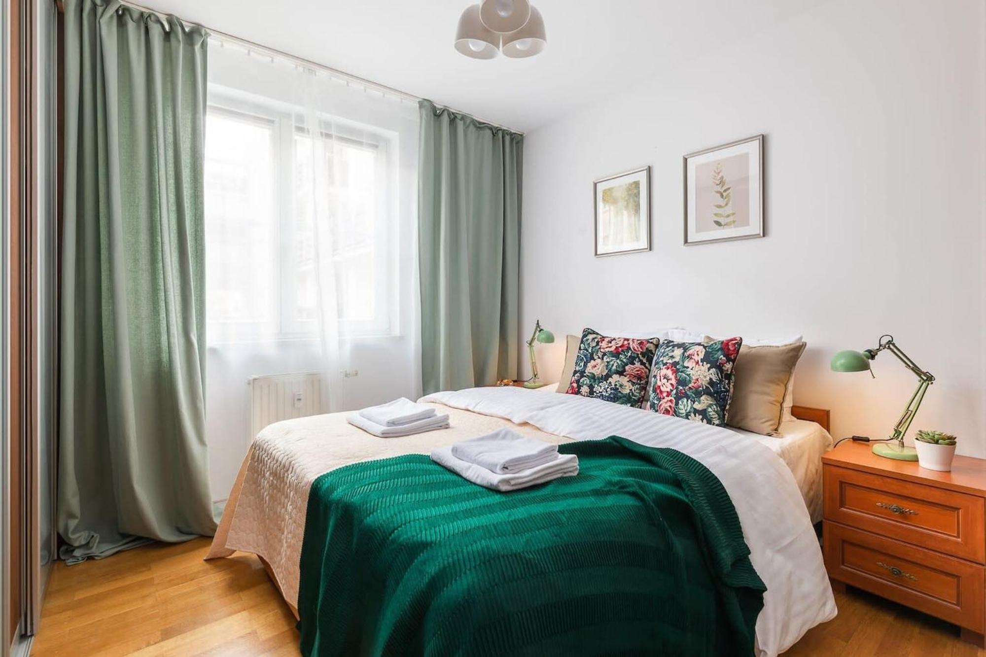 Elektoralna 12A - Colorful Apartment With Balcony By Noclegi Renters Warsaw Exterior photo